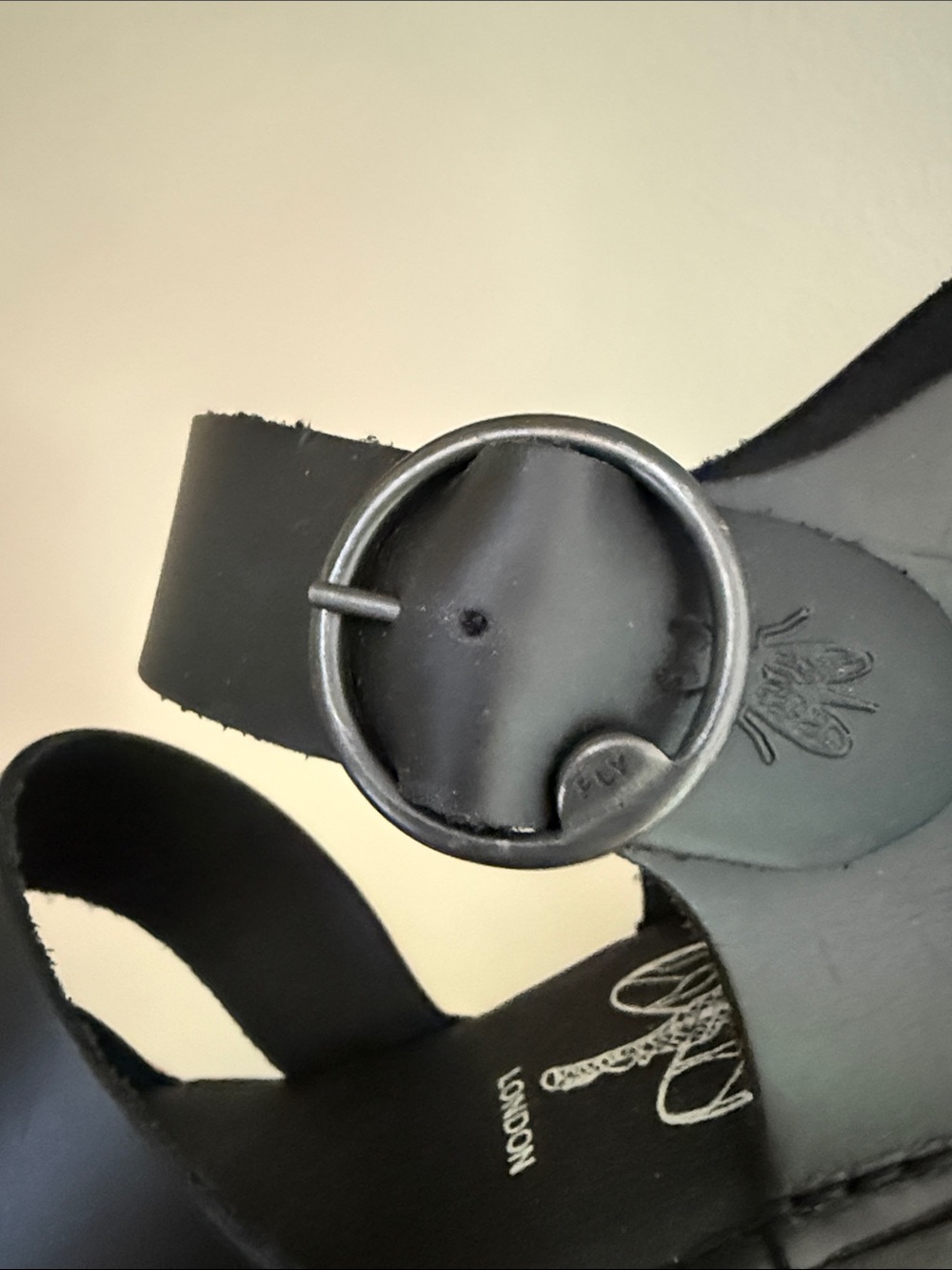 FLY LONDON NWT Egly Leather Black Sandals - Picture 9 of 11